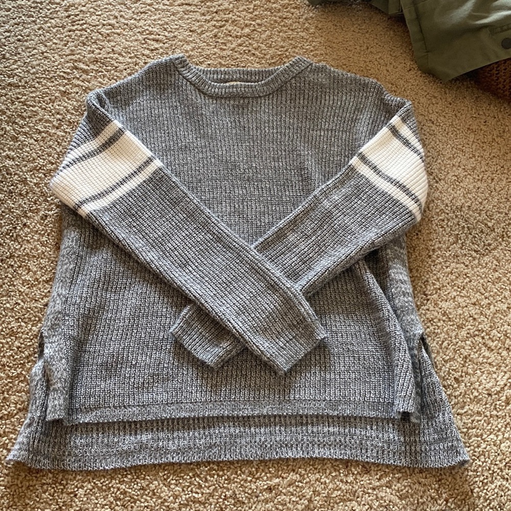 Lightweight sweater